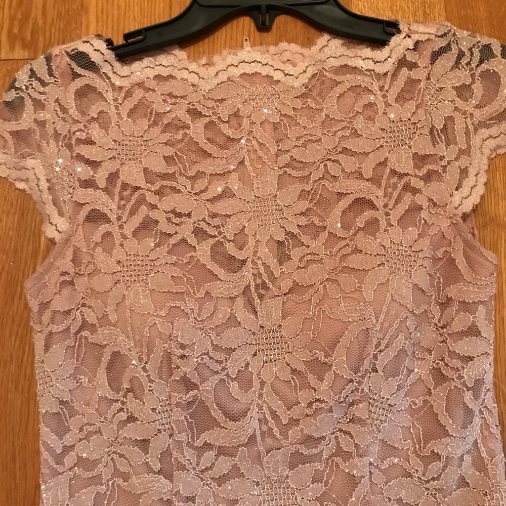Dresses - Picture 4 of 9